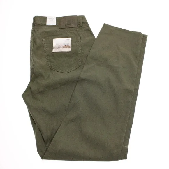 Brax NWT 5 Pocket Jean Cut Pants Size 38 US In Solid Green Cotton Blend Chuck